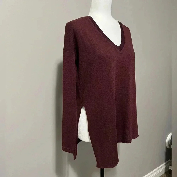 Wilfred Aritzia Sherbrooke V-Neck Sweater - Picture 4 of 12